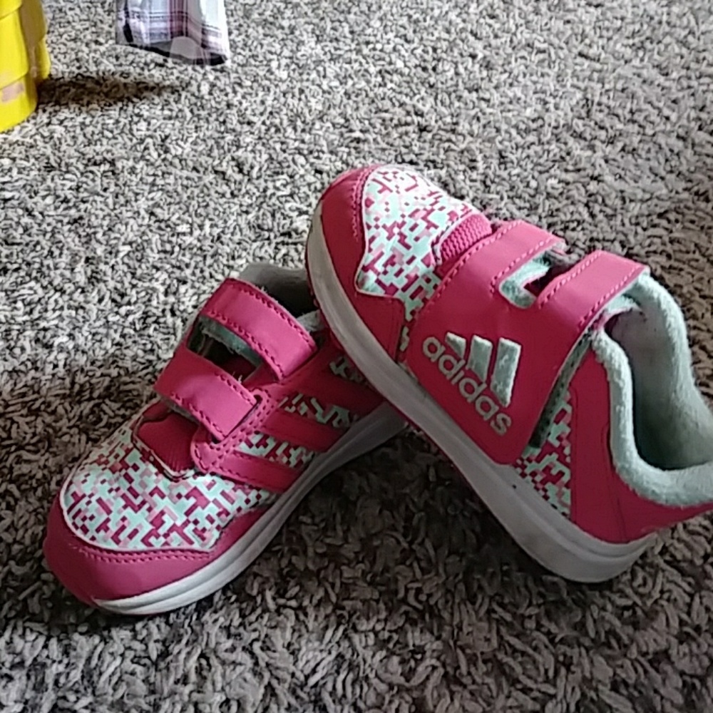 Adidas toddlers size 6 sneakers